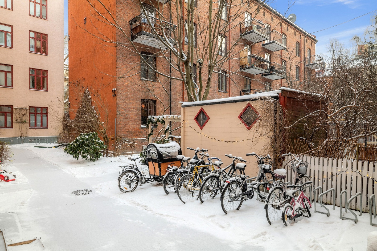 Felles sykkelparkering. Galleribilde