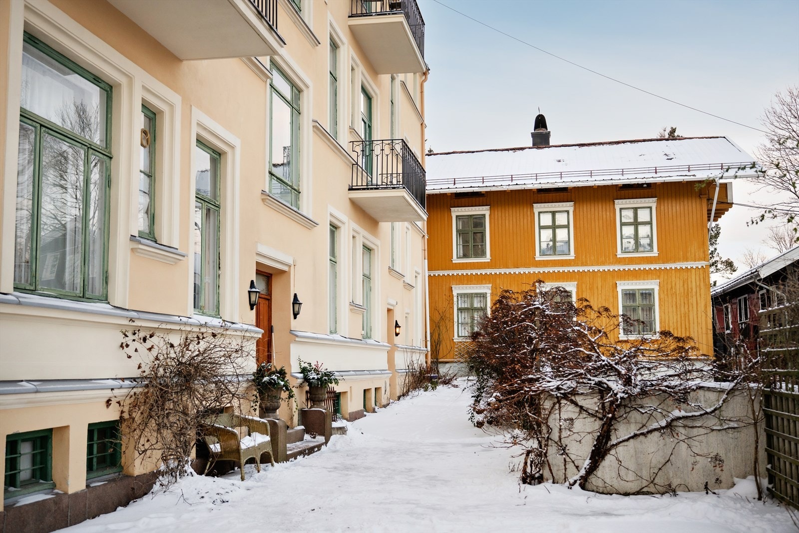 Inngang fra bakgård Galleribilde