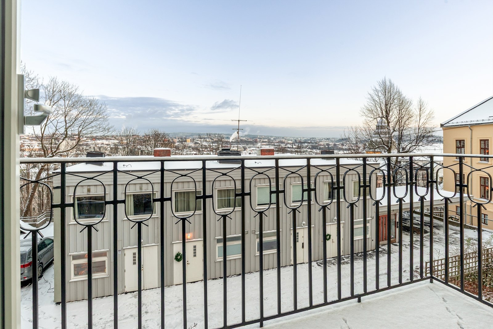 Flott utsikt fra balkong Galleribilde