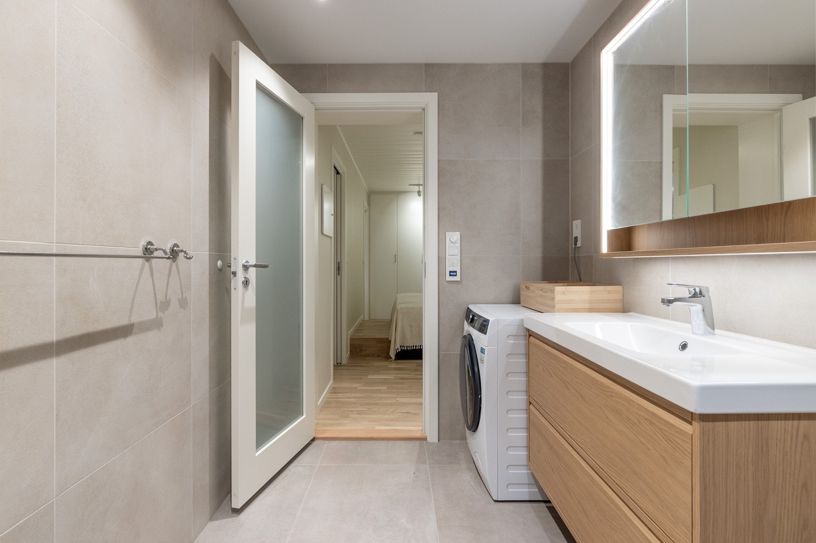 Fra soverommet er det ankomst til badet. Galleribilde