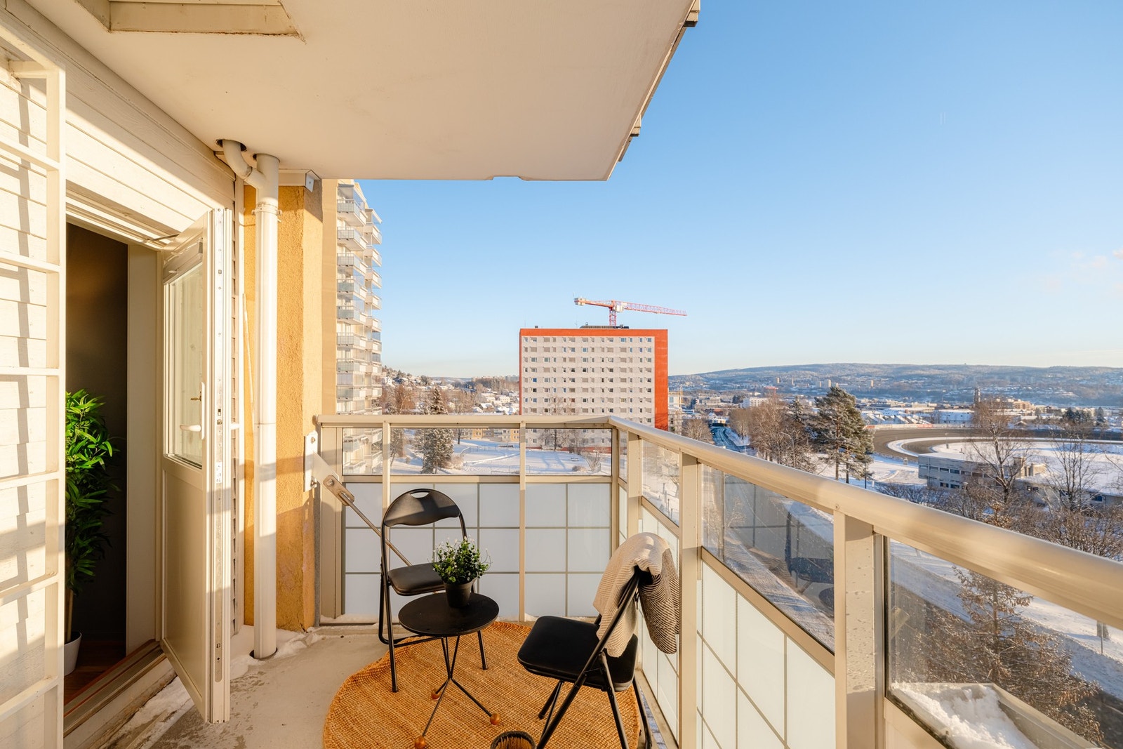 Her får du gleden av en solrik balkong med flott utsikt og ingen innsyn. Galleribilde