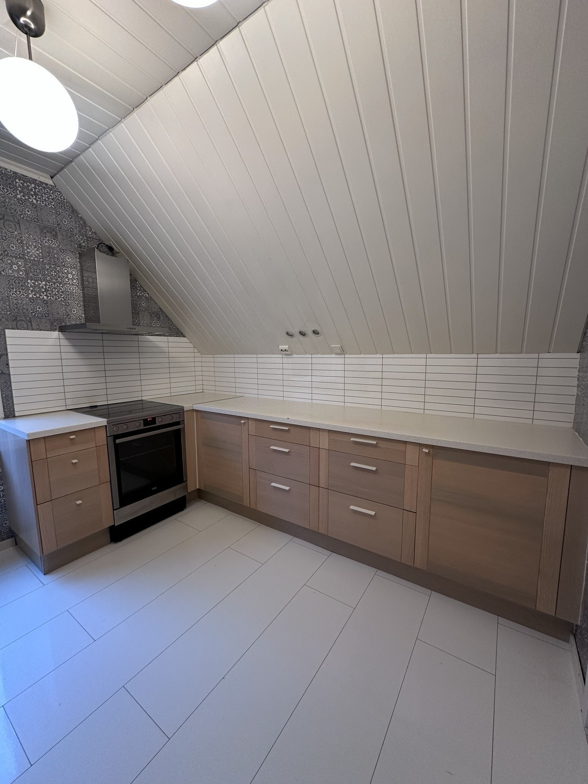 Kjøkken - Hvitevarer følger med så lenge de fungerer Galleribilde