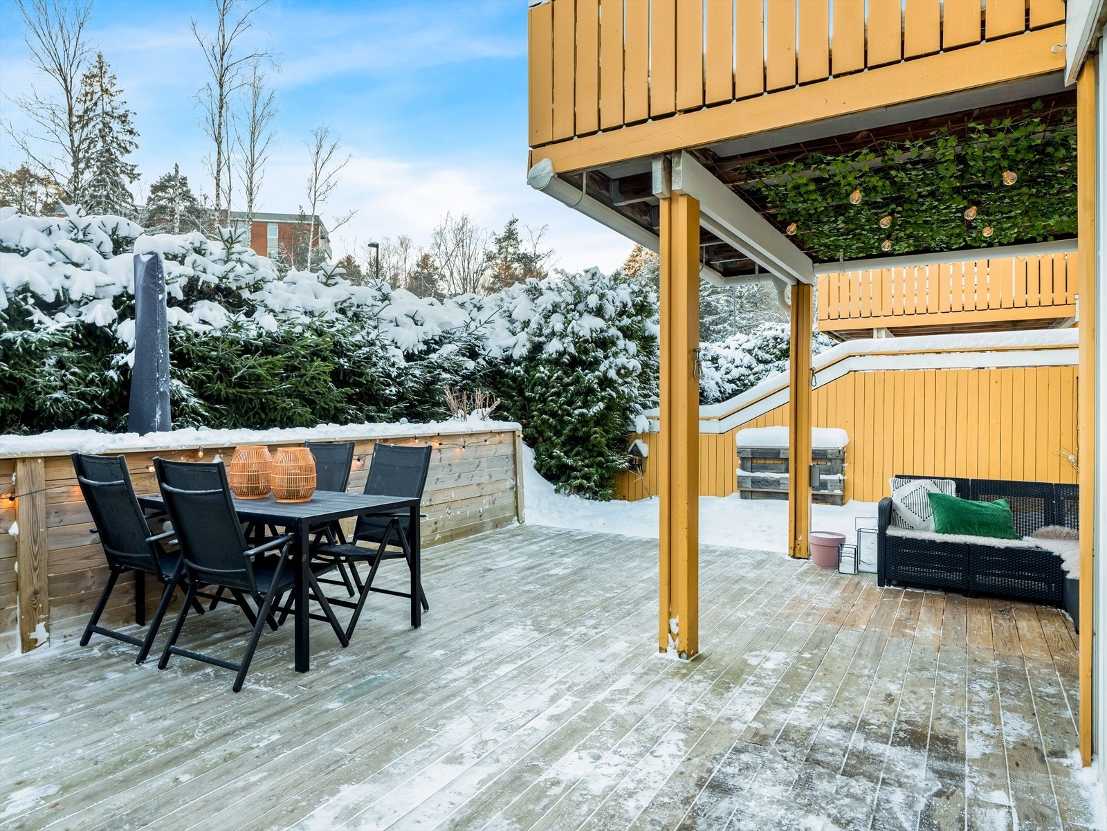 Dette er en lys 4-roms med attraktiv beliggenhet på Ellingsrud Vest. Galleribilde