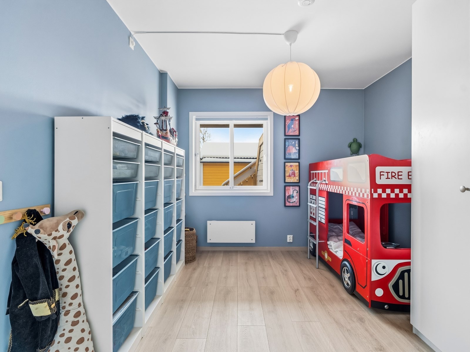 Soverom nr. 2 og 3 fungerer ypperlig som barnerom, gjesterom eller kontor - her er mulighetene mange. Galleribilde