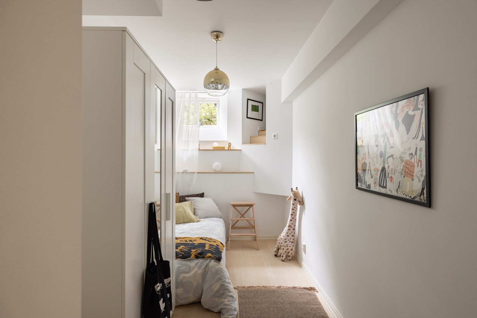 Soverom nr. 3: Fin plass til seng og garderobe. Galleribilde