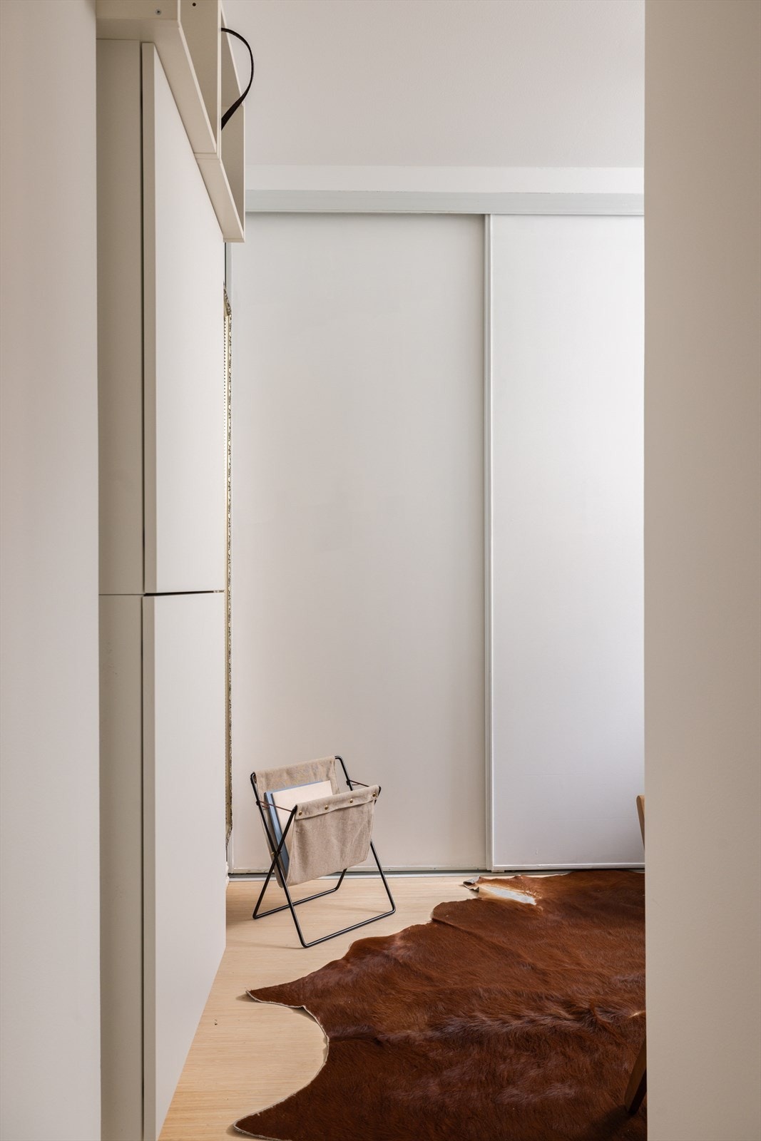 Innenfor badet så er det et kontor/garderoberom. Galleribilde