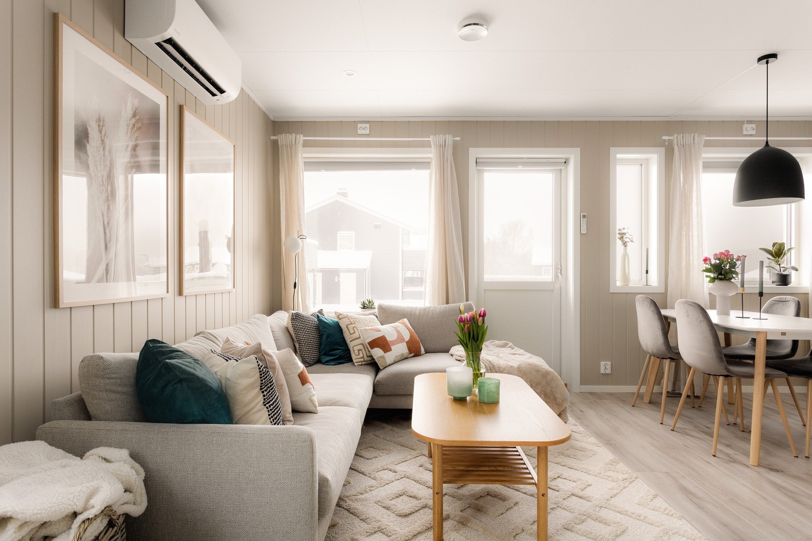 Fra stuen er det utgang til en romslig sydvestvendt balkong på hele 8 m². Galleribilde