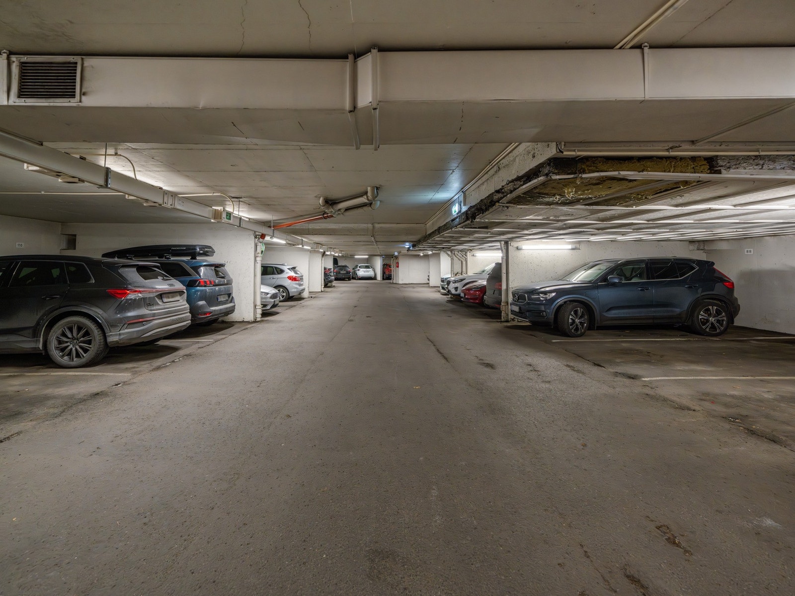 Det er mulig å leie garasjeplass etter venteliste, se salgsoppgaven for mer informasjon. Galleribilde