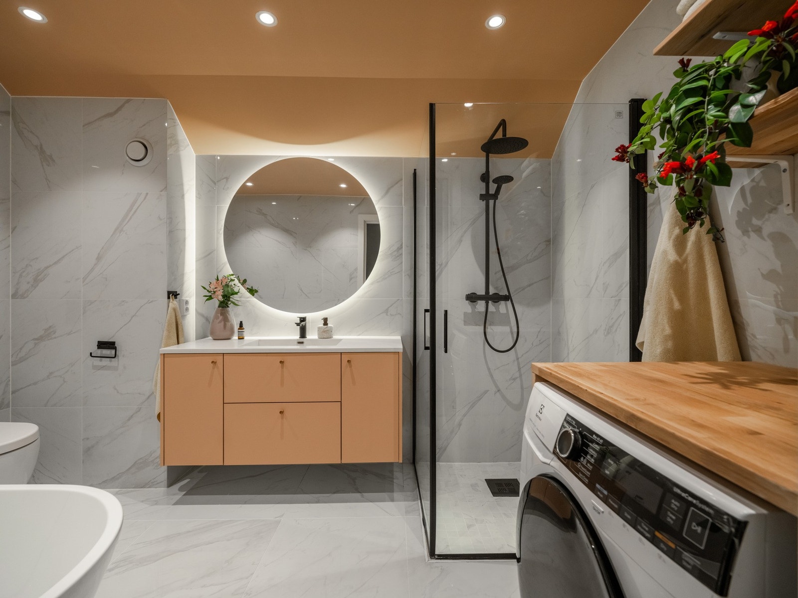 Nå er vi inne i leiligheten igjen, og på badet, som du sikkert skjønte. Galleribilde