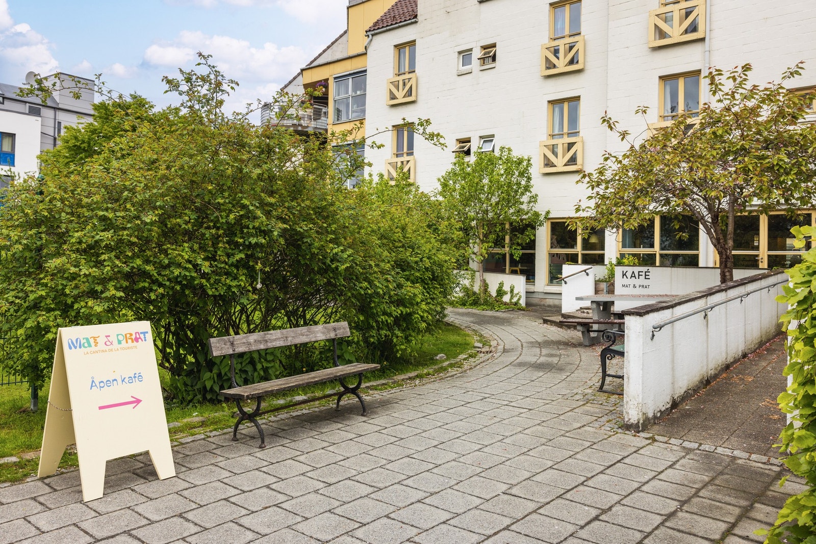 Her har du flere lokale turmål med blant annet Sydnesparken hvor du finner Mat & Prat Cafè. Galleribilde