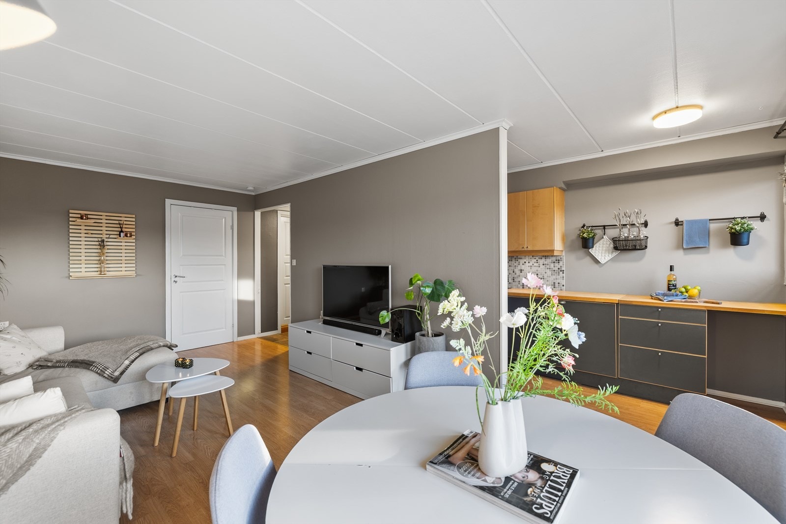 Velkommen til en eiendom med en særdeles attraktiv og sentral beliggenhet på populære Frydenlund. Galleribilde