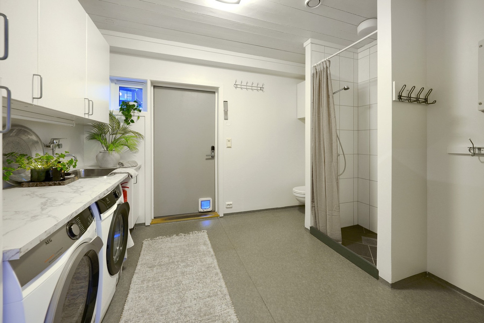 Bi-inngang/vaskerom/bad. Galleribilde