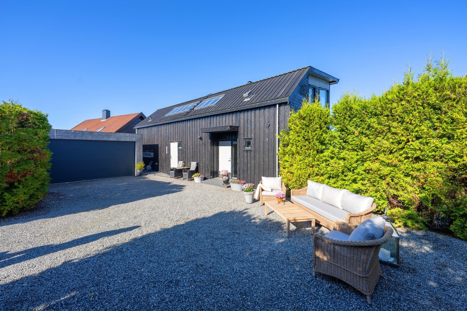 Romslig gårdsrom. Galleribilde