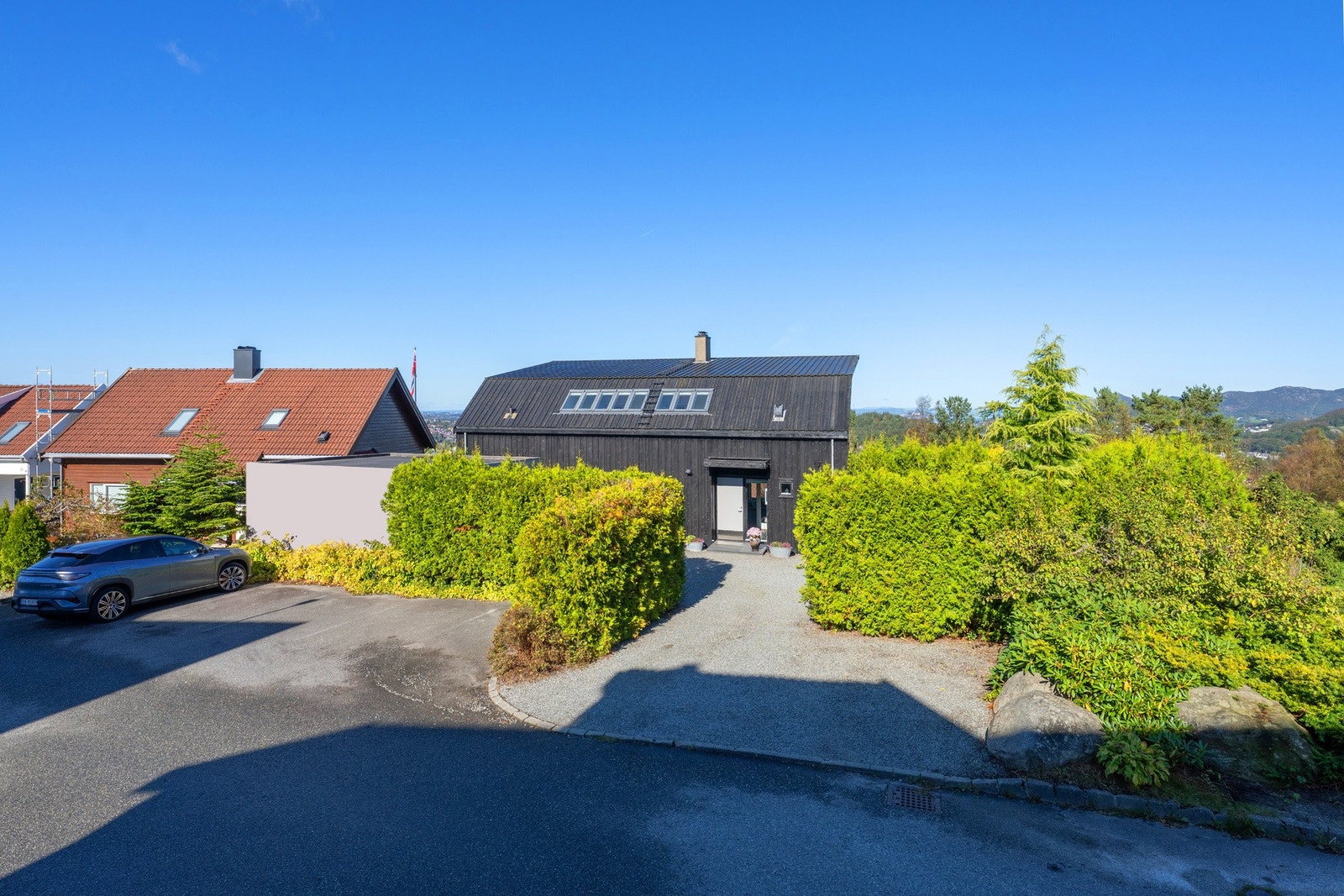 Sortbeiset Royalimpregnert kledning. Galleribilde