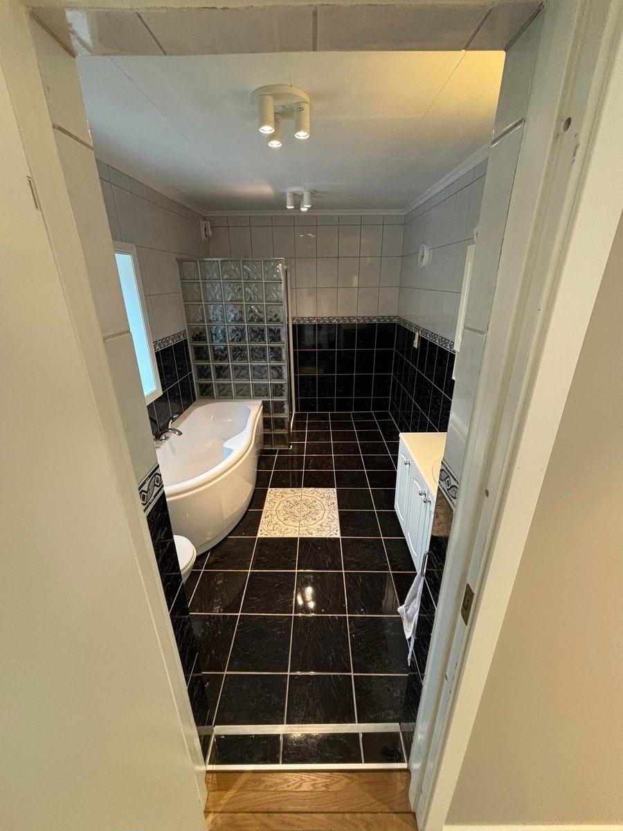 Bad 1 etg Galleribilde