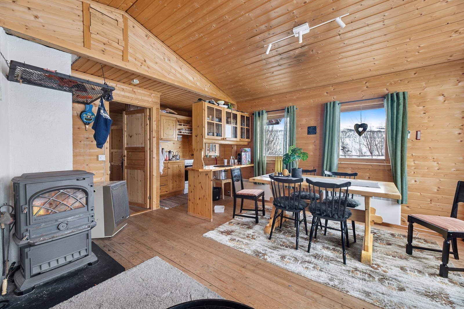 Åpen stue/ kjøkkenløsning. Galleribilde