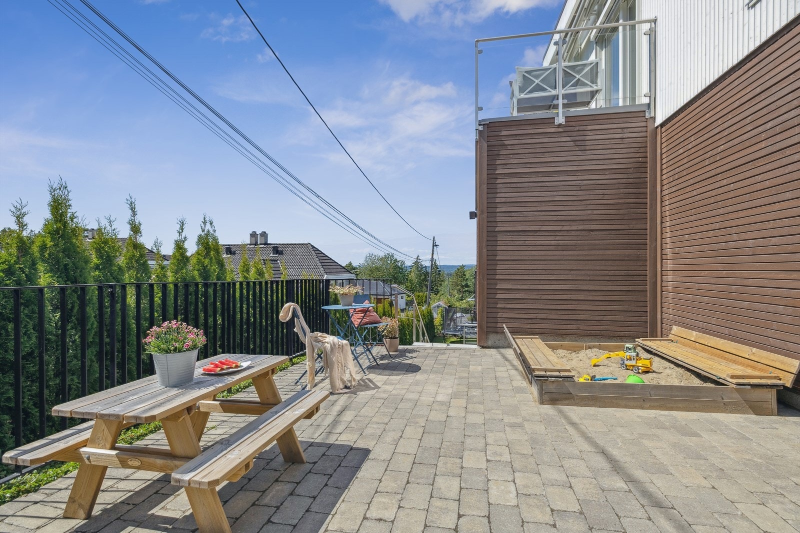 Her er det mange fine uteplasser med gode solforhold. Galleribilde