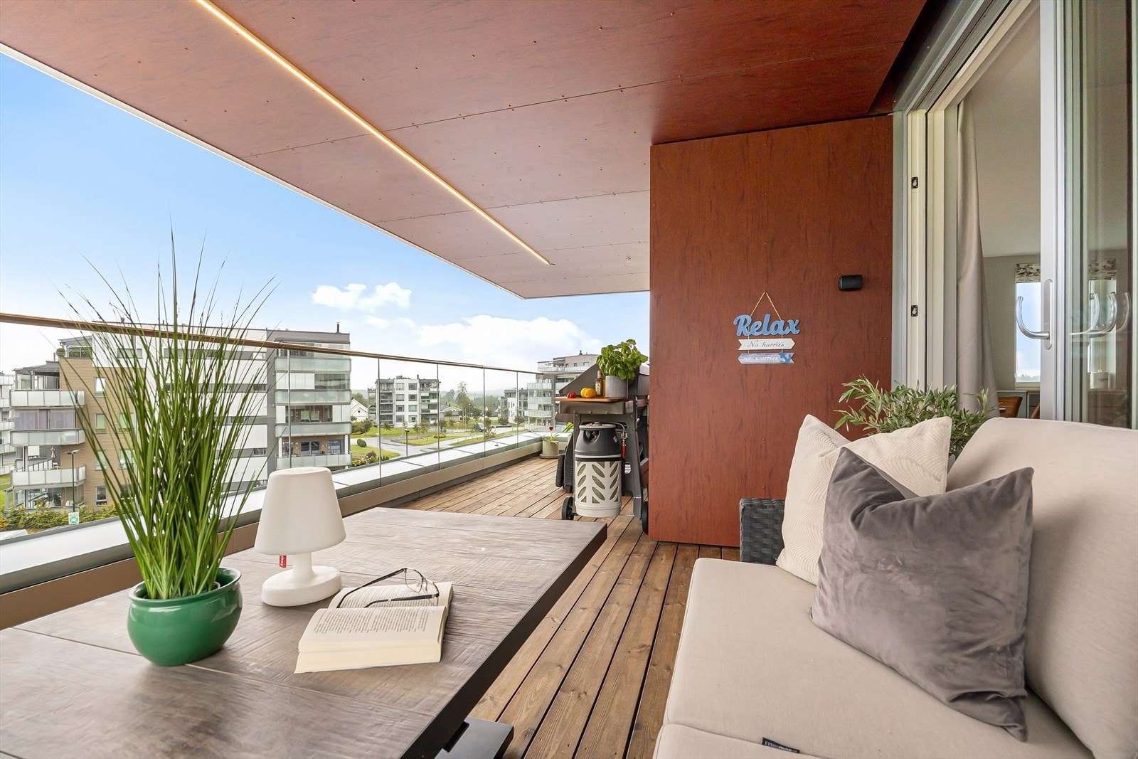 Her kan du nyte meget gode solforhold og hyggelig utsyn. Galleribilde