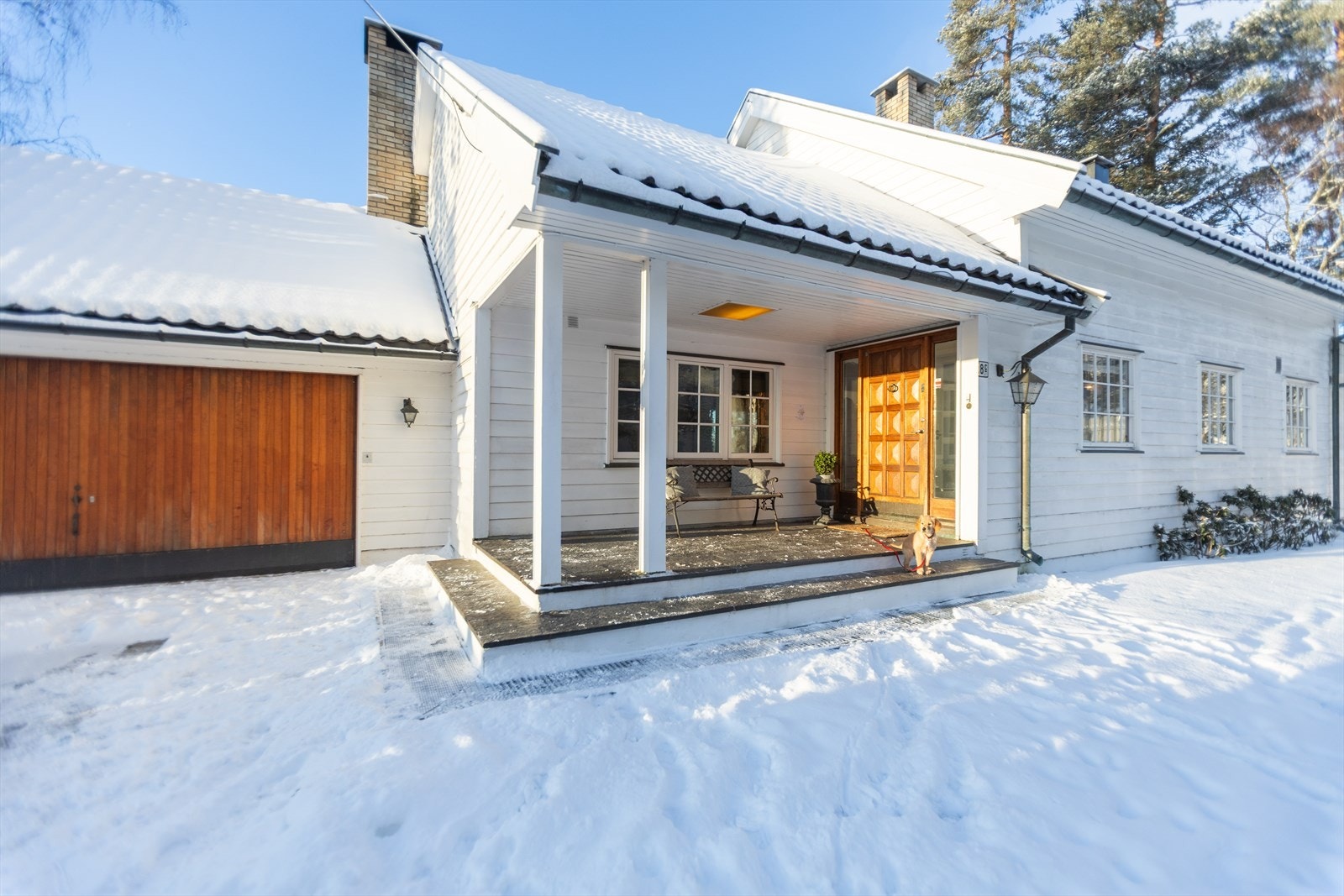 Hele eiendommen er inngjerdet, ypperlig for de som har hund Galleribilde
