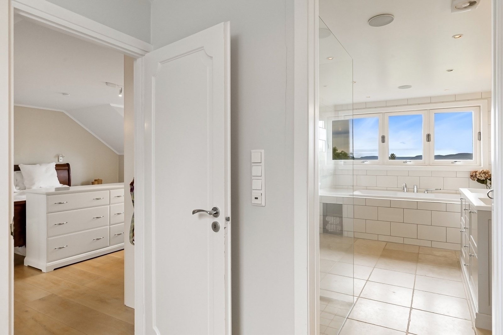 Hovedbad og hovedsoverom Galleribilde