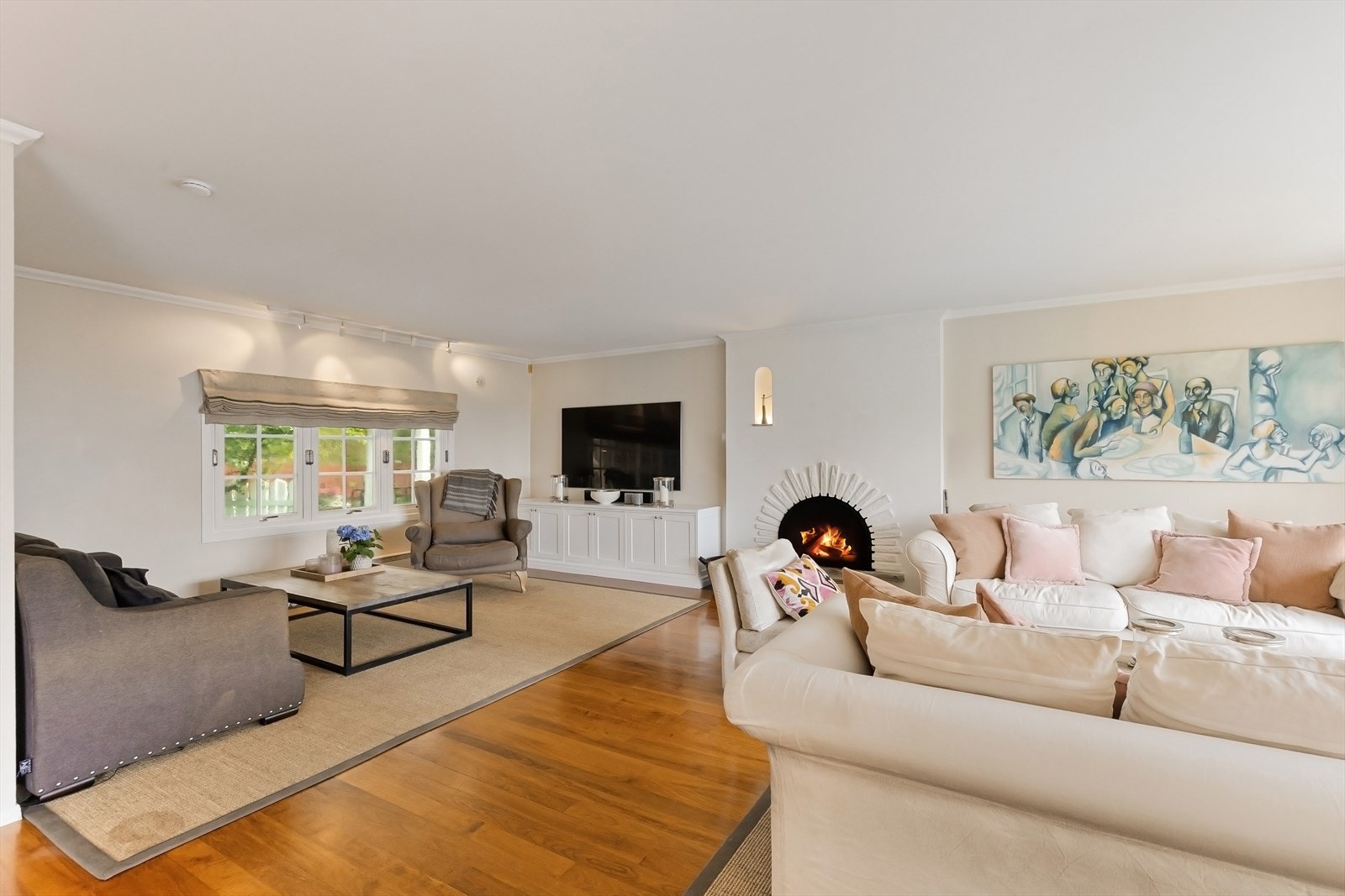 Flere naturlige soner i stue Galleribilde