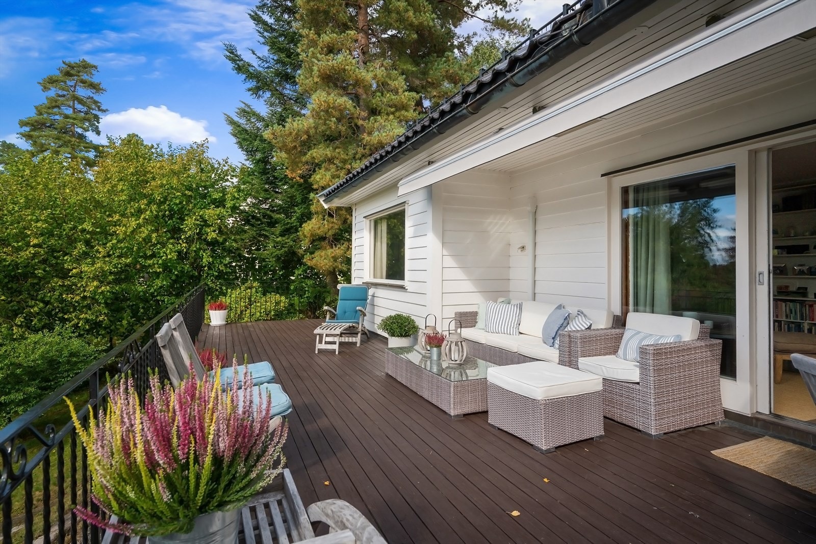 Fra den store og flotte terrassen Galleribilde