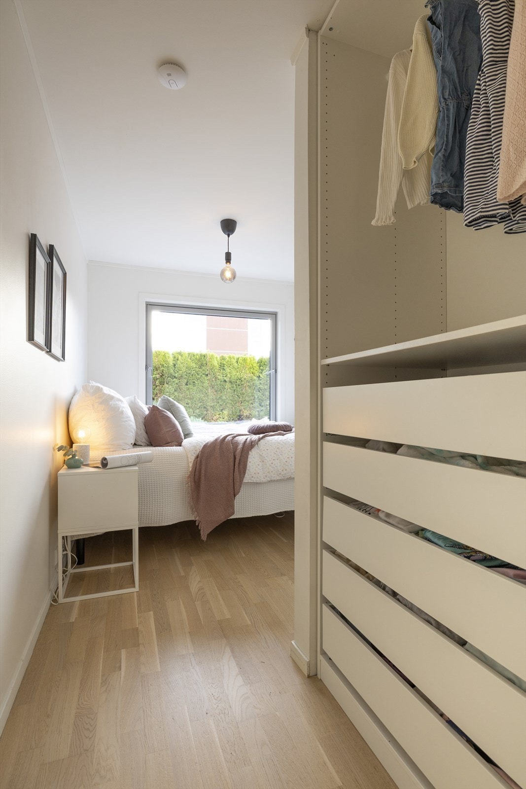 Soverom 2 med avsatt plass til garderobe Galleribilde