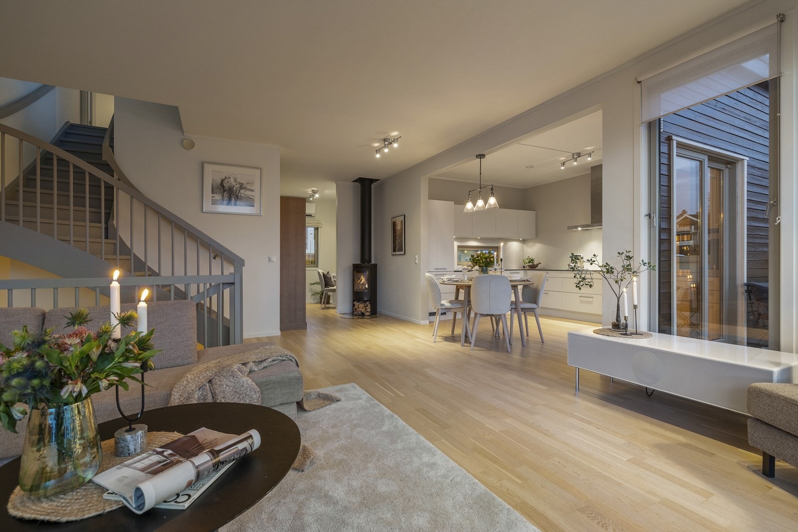 Vedovn og balansert ventilasjon gir en lun og behagelig atmosfære Galleribilde