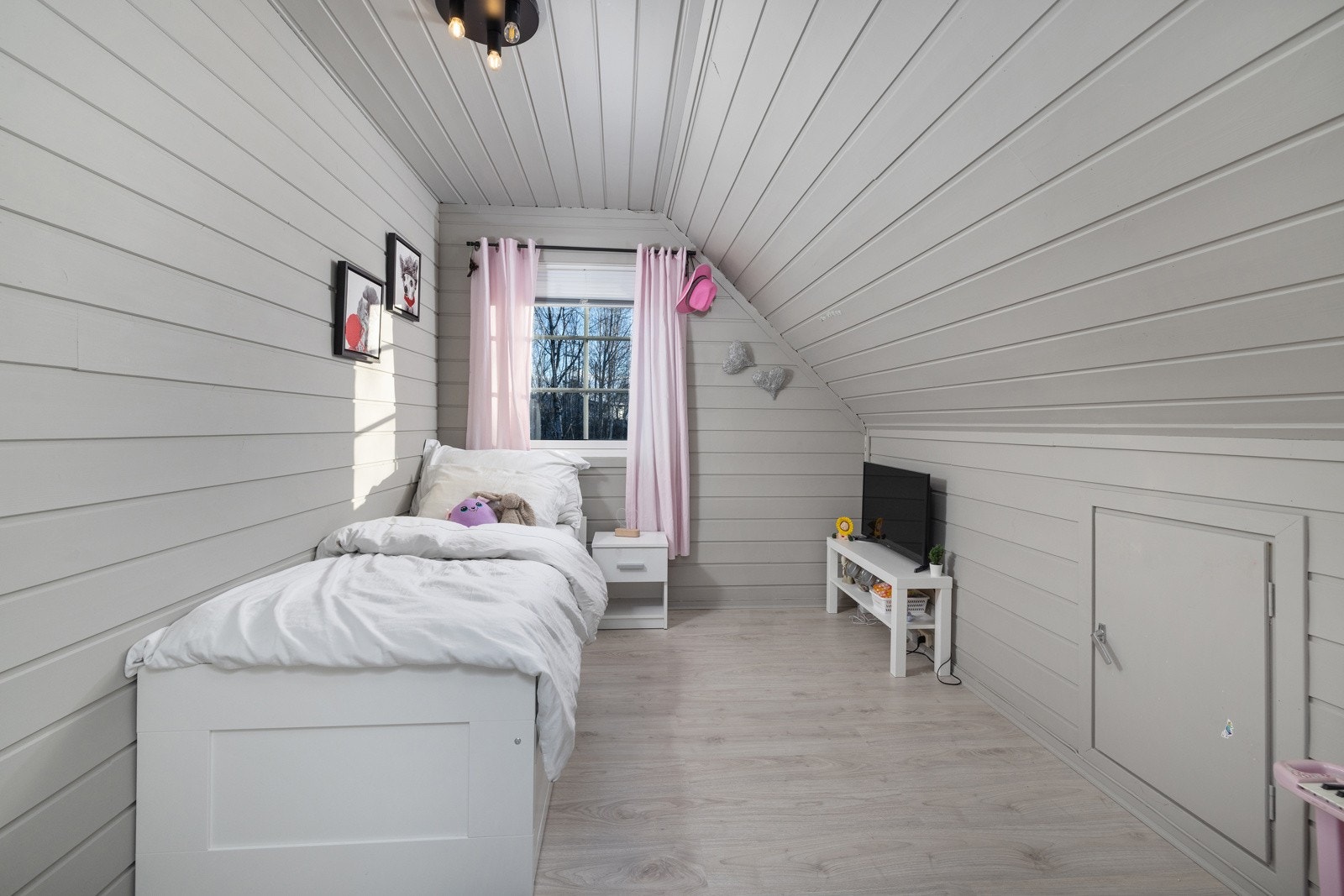 Soverommene i 2. etasje er perfekte for småbarnsfamilier. Galleribilde