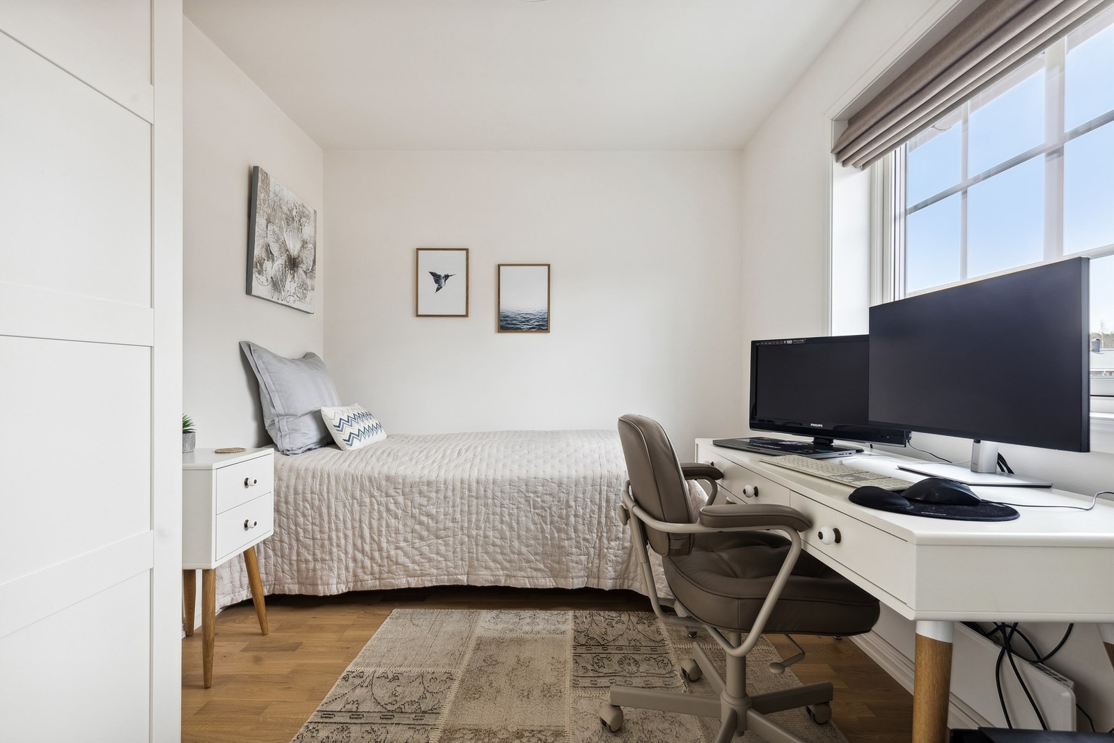 Boligen har tre romslige soverom. Galleribilde