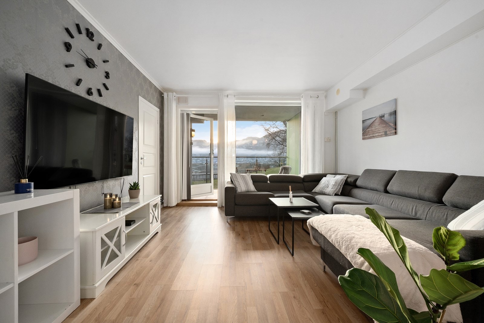 Leilegheita er fint modernisert og har god planløysing. Galleribilde