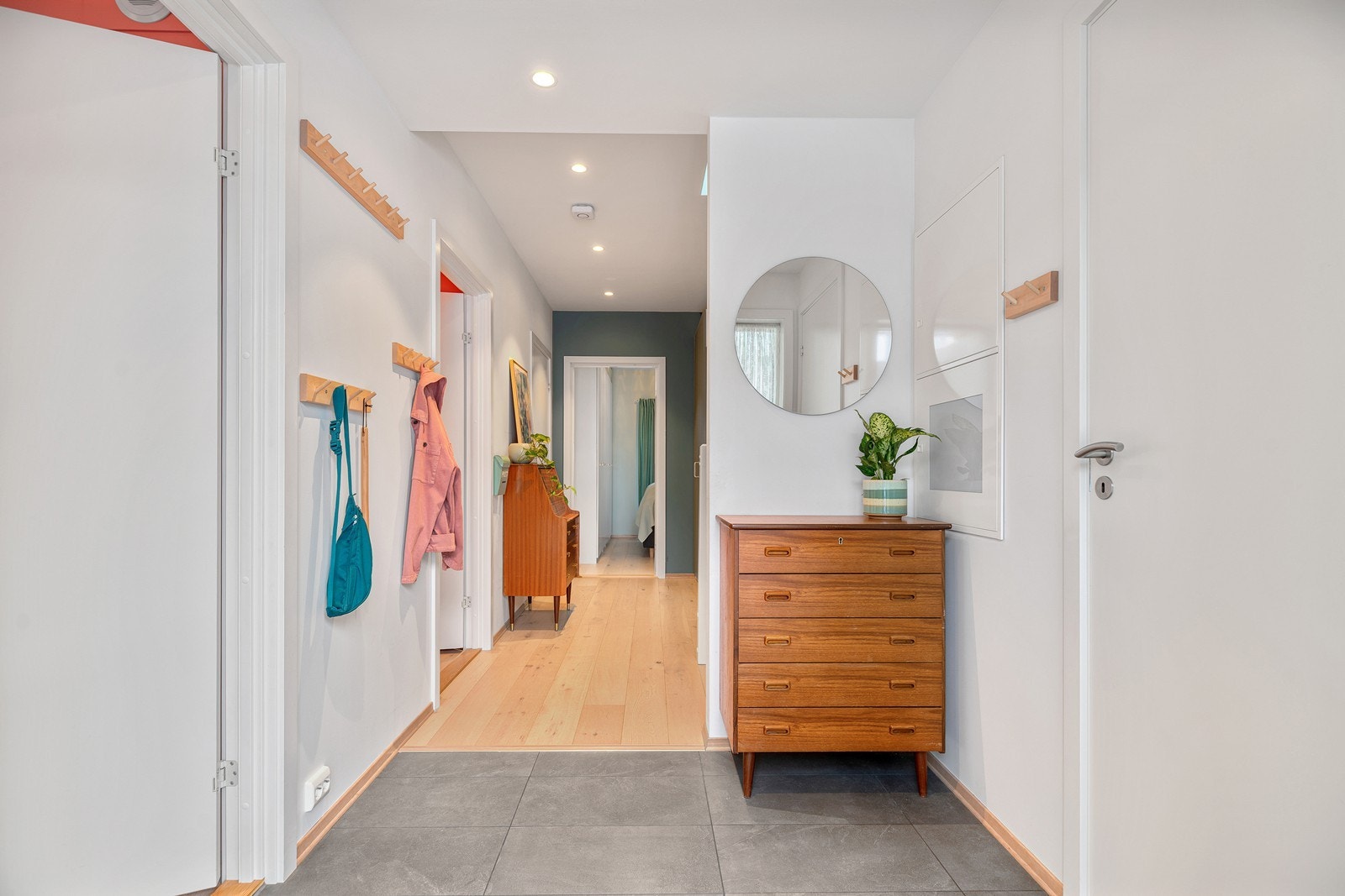 Hyggelig vindfang med flislagt gulv Galleribilde