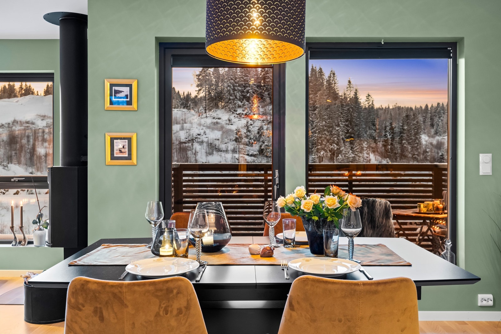 Her kan man samle venner og familie til koselige kvelder rundt middagsbordet Galleribilde