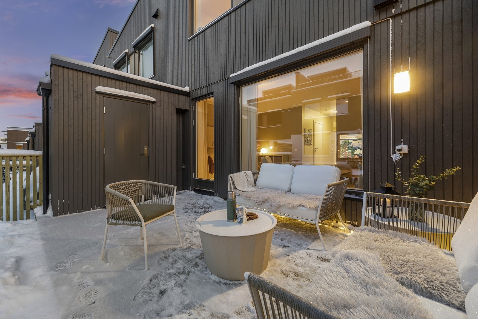 Dette er et attraktivt rekkehus over tre plan. Foto av Mads Karlsen. Galleribilde