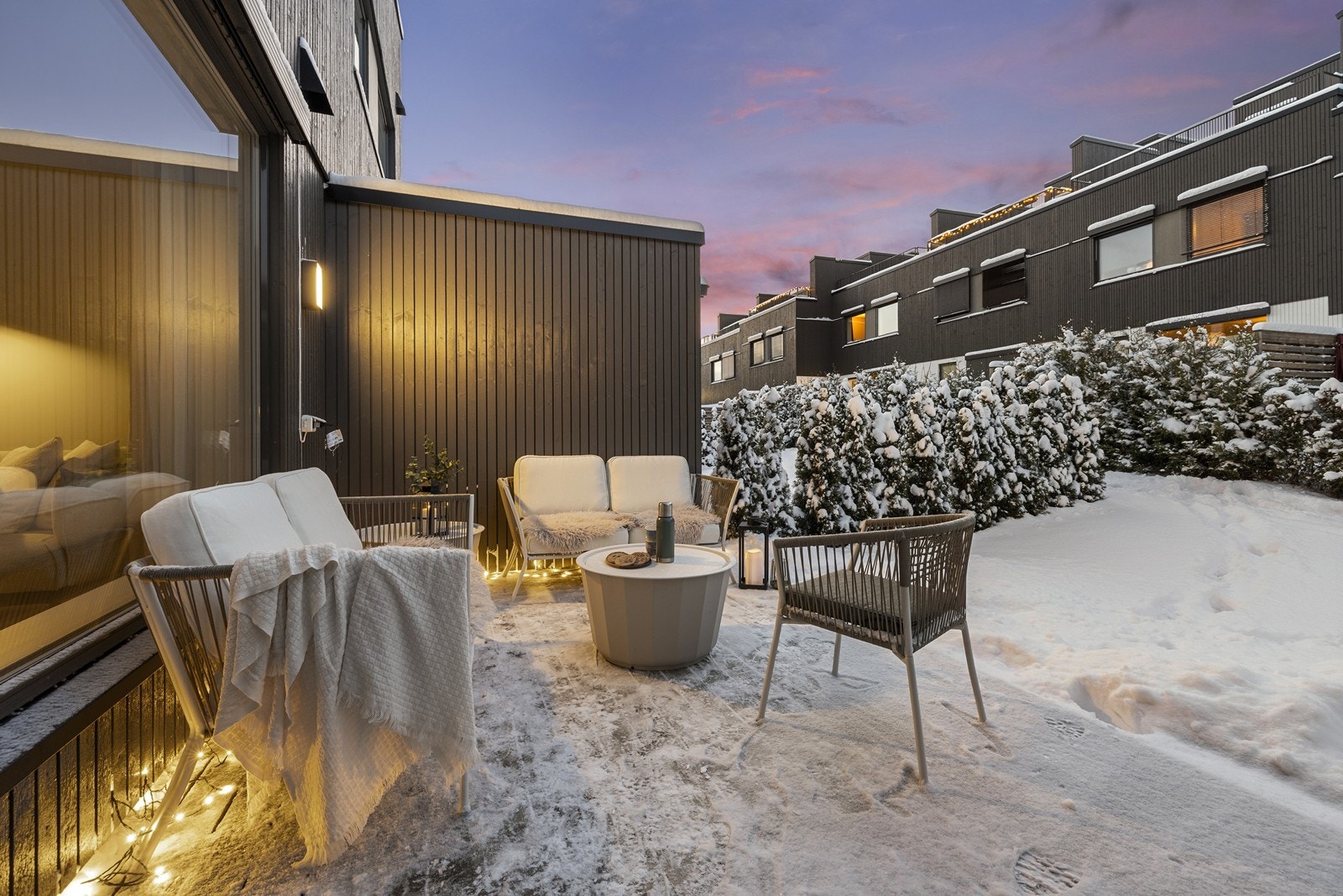 Uteplassen er en naturlig forlengelse av stuen. Galleribilde