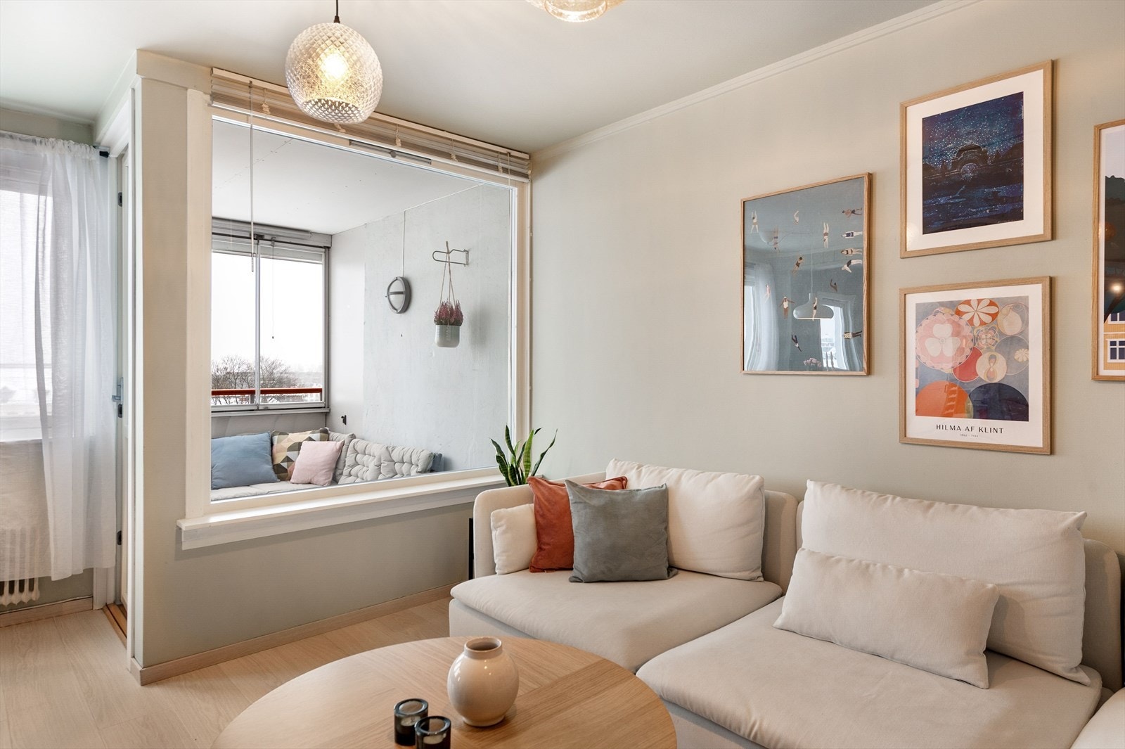 Hyggelig innglasset balkong på ca. 5 kvm. Galleribilde