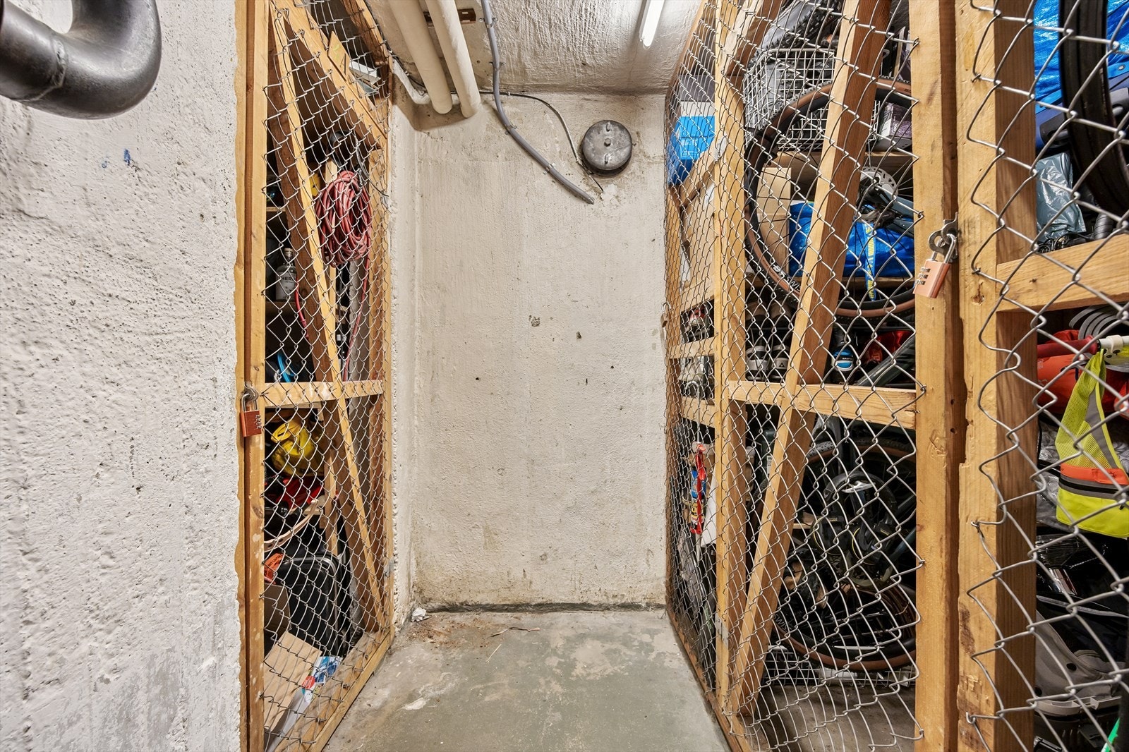 Leiligheten disponerer to boder i kjelleren for ekstra lagringsplass. Galleribilde