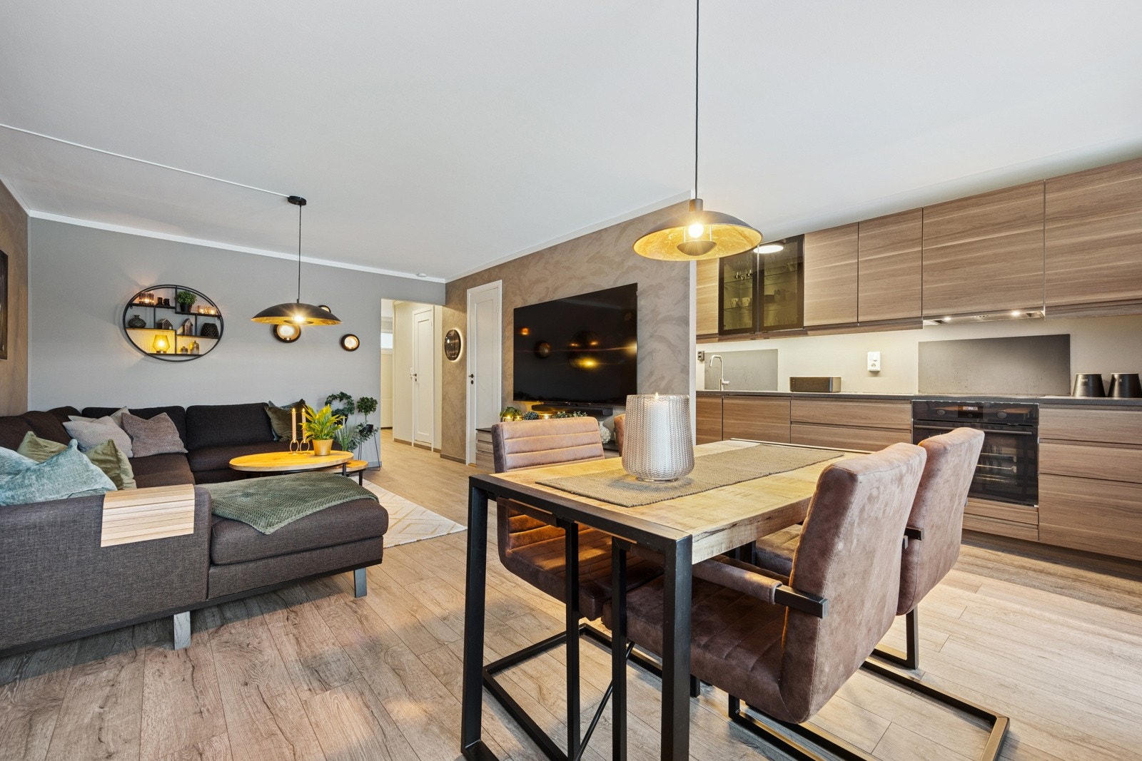 Den gode planløsningen skaper fleksibilitet og gir rom for variert møblering i de ulike sonene. Galleribilde