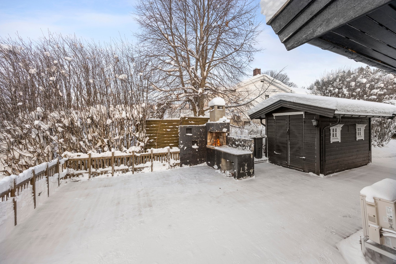 Utepeis på terrasse Galleribilde