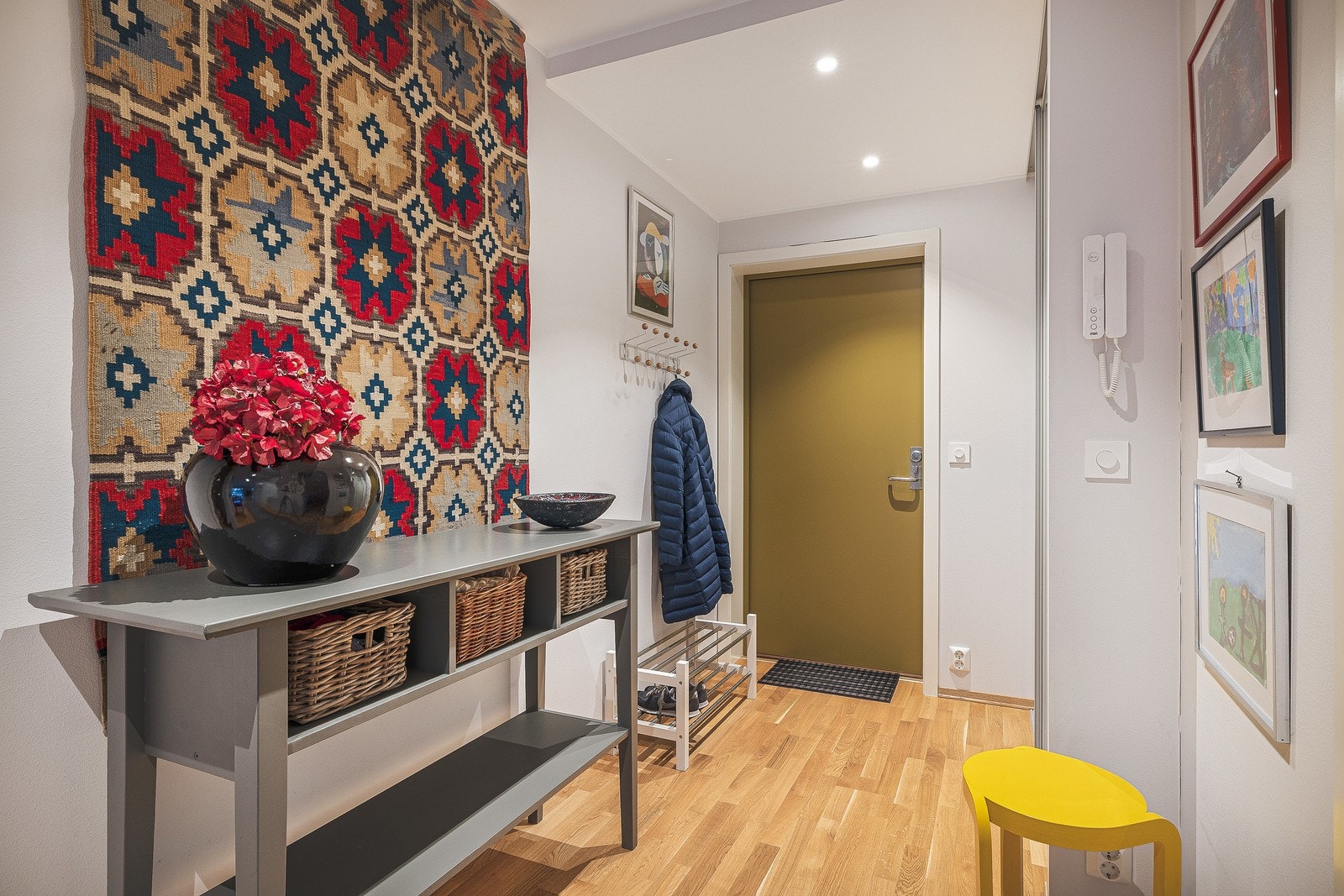 Her er det også innfelte spotlights i taket. Galleribilde