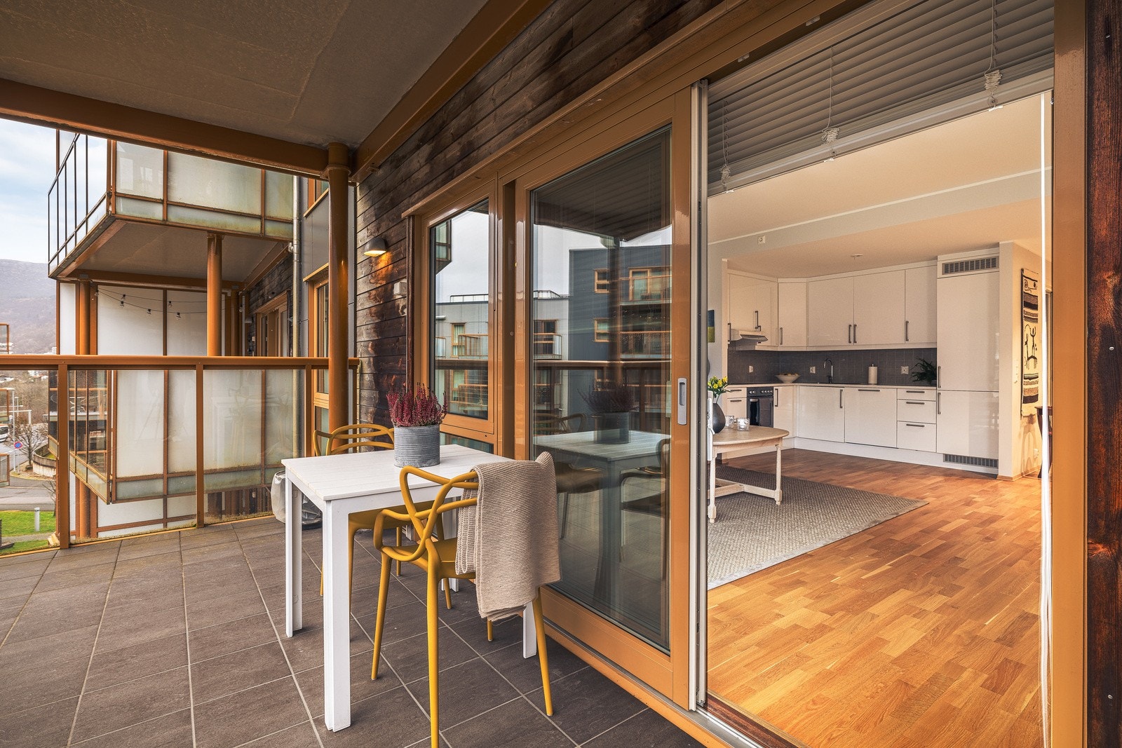 Fra stuen er det også utgang til balkongen. Galleribilde