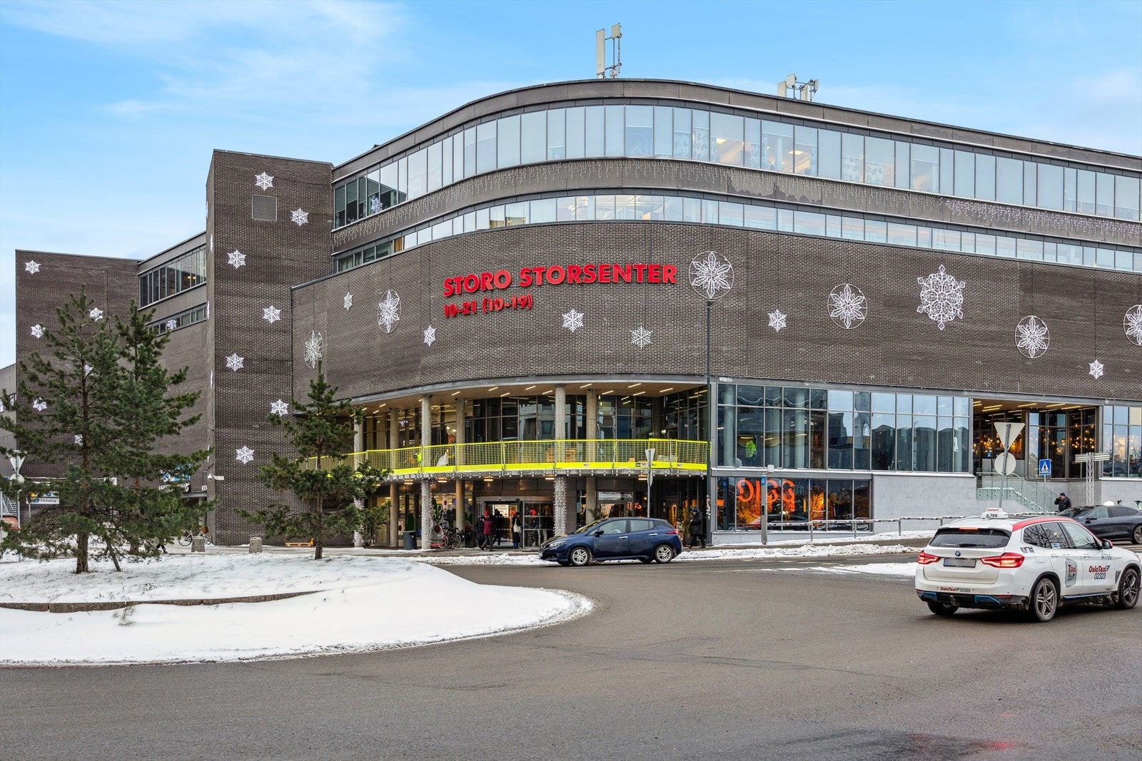 Nærliggende shopping og servicetilbud ved Storo Storsenter Galleribilde