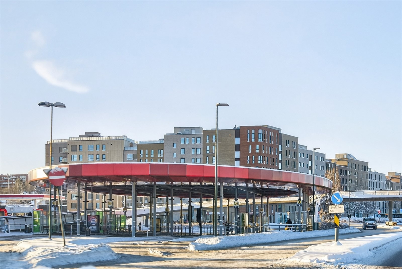 Svært gode kollektivforbindelser med enkel reisevei til Oslo Bussterminal på ca. 20 minutter og Lillestrøm på ca. 15 minutter. Galleribilde
