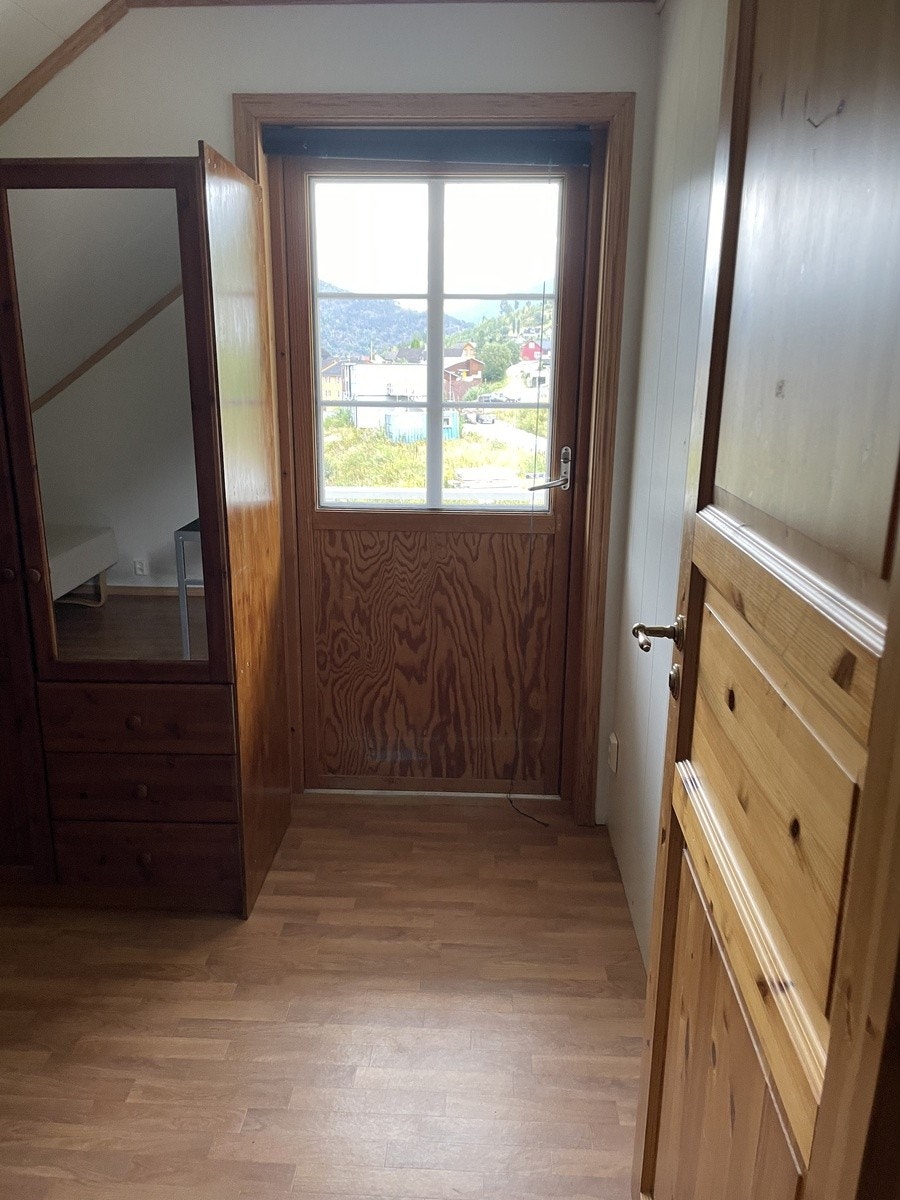 Hybel med privat veranda Galleribilde