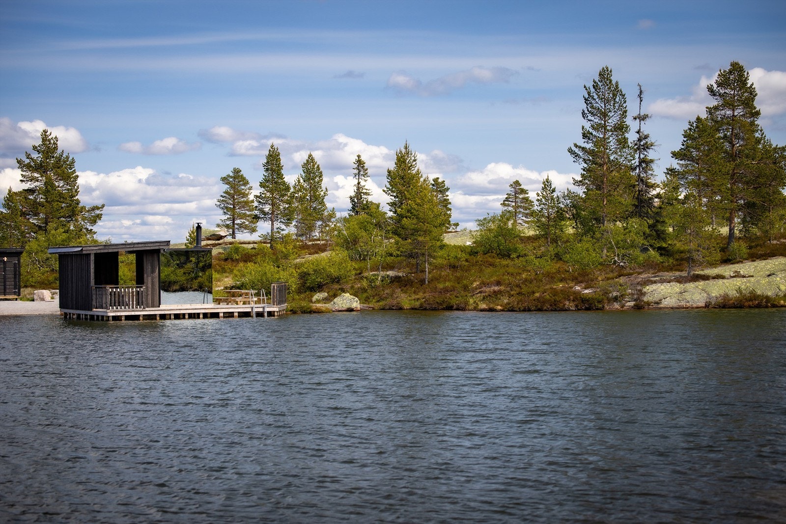 Øverst i Vrådal har man sauna og badebrygge. Populært innslag! Galleribilde