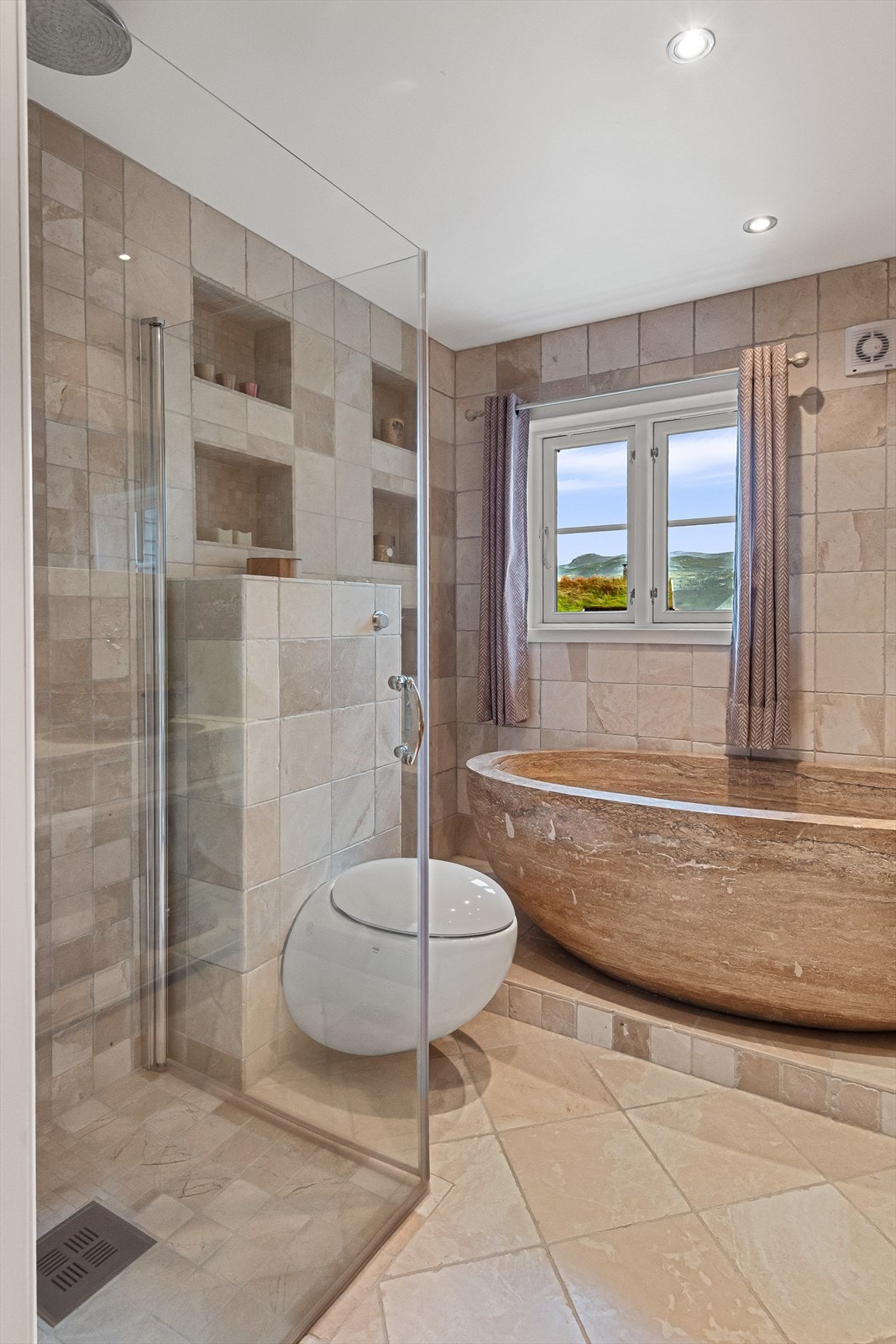 Inventar importert fra Kina. Galleribilde