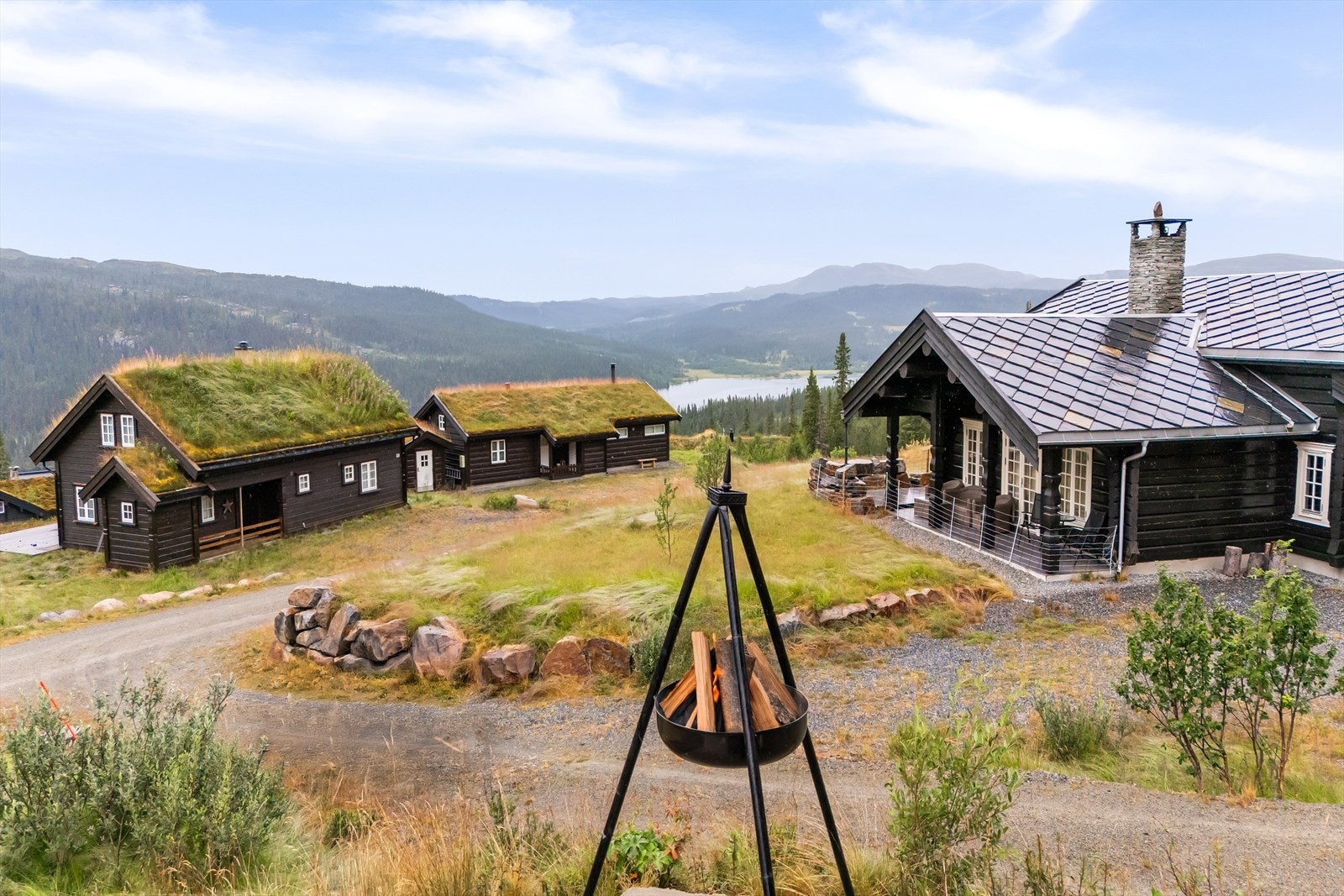 Uteplassen. Galleribilde