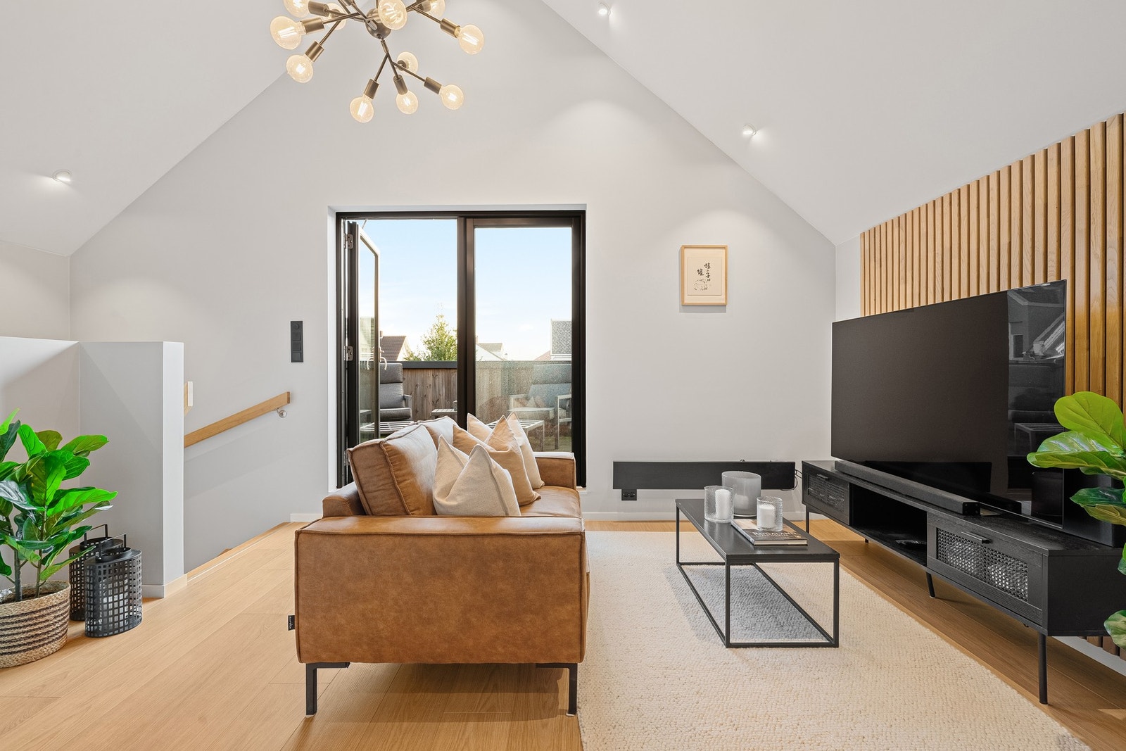 Velkommen opp i boligens 3. etasje. Etasjen inneholder stue, soverom og et bad. Galleribilde