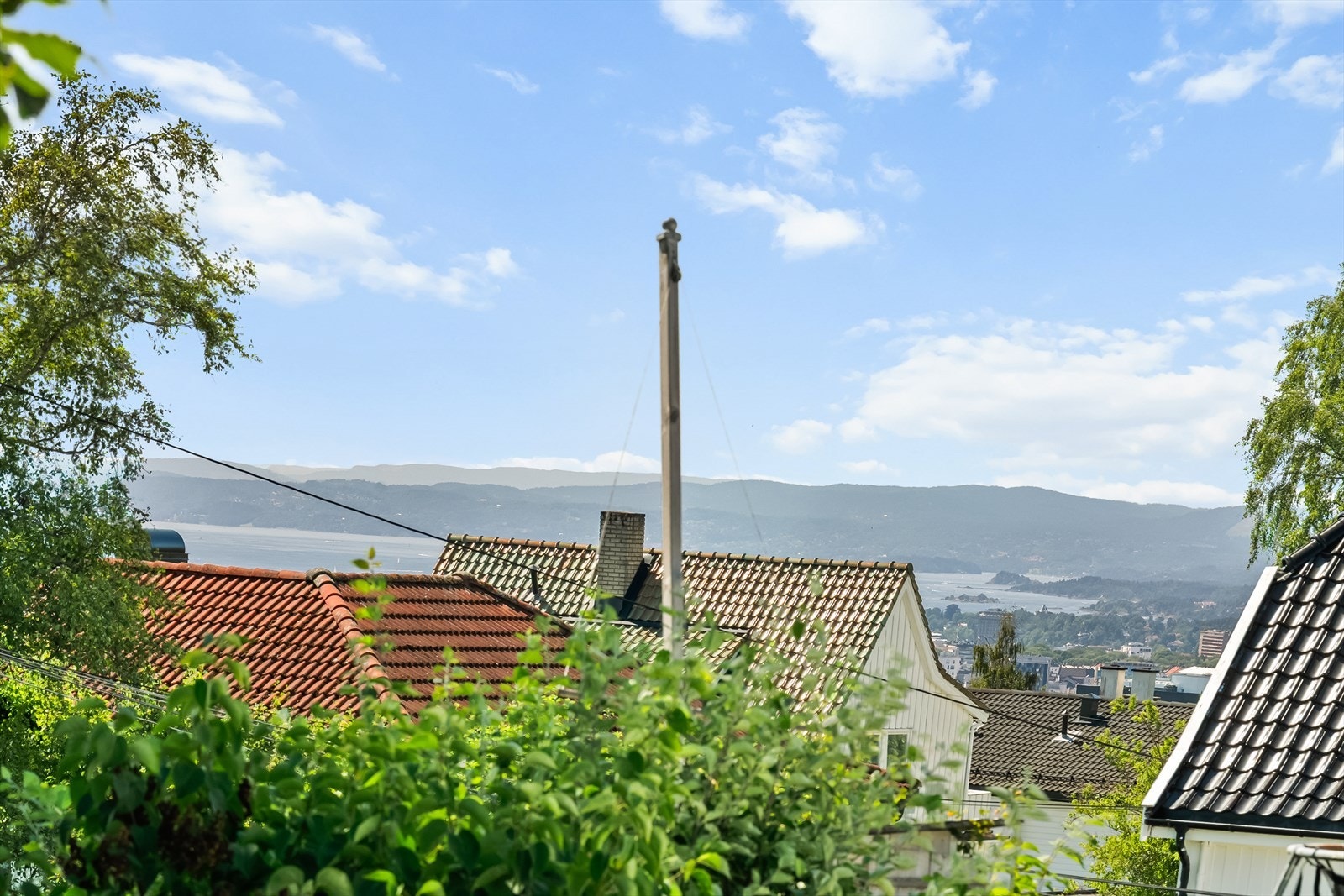 Fra eiendommen nyter du også flott utsikt mot Oslofjorden. Galleribilde