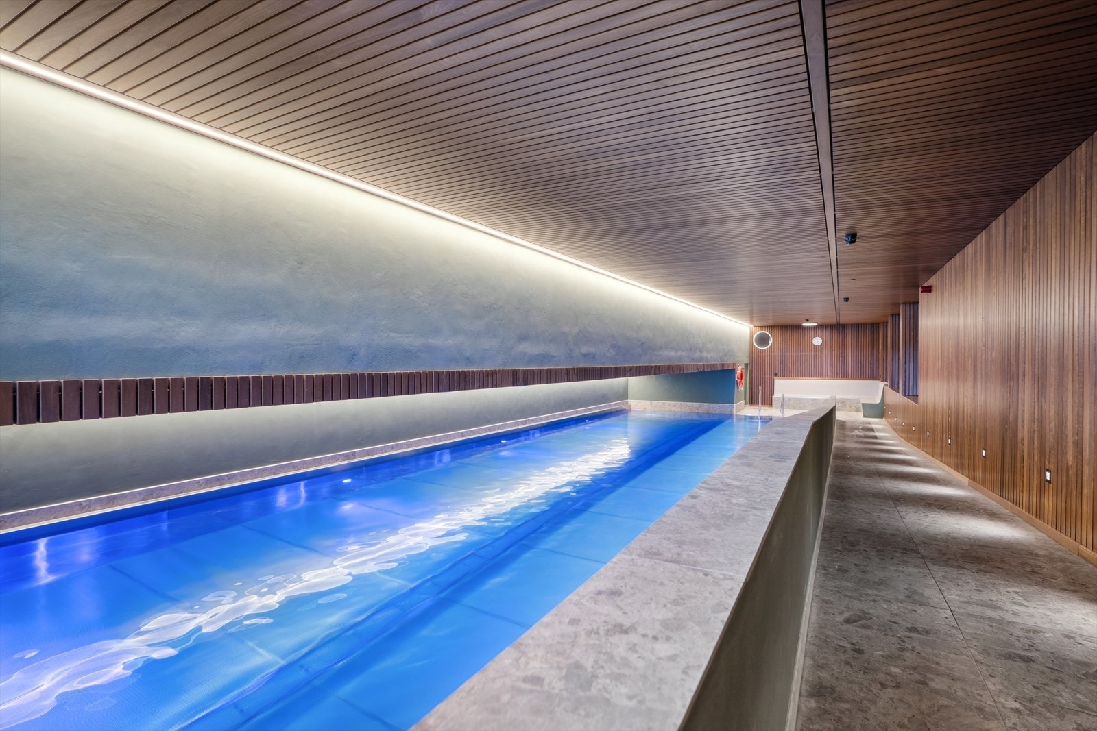 Sameiet tilbyr en rekke fasiliteter som bidrar til en komfortabel og aktiv hverdag. Blant annet finner du trimrom, badstue og et innendørs svømmebasseng - perfekt for både trening og avslapning. Galleribilde